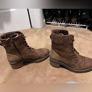 Brand new brown Bullboxer boots, size 9